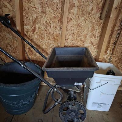 Fertilizer & Plant Pot