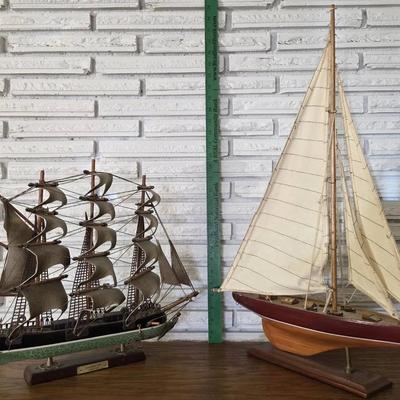 Set Of 2 Wood Boat Collection