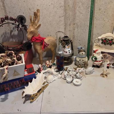 Misc Christmas Decor Lot 