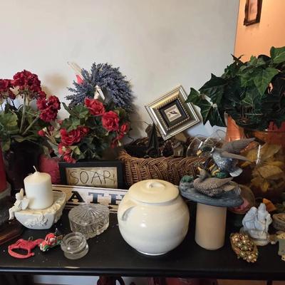 Large Lot Misc Decor