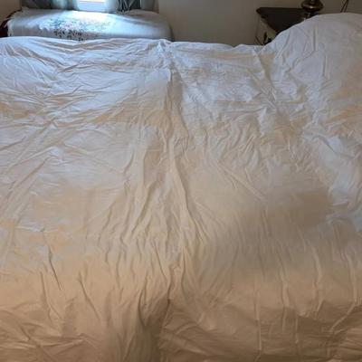 White With Black Trim King Down Comforter 