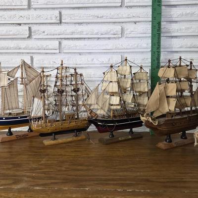 Set Of 5 Wood Boats Collection