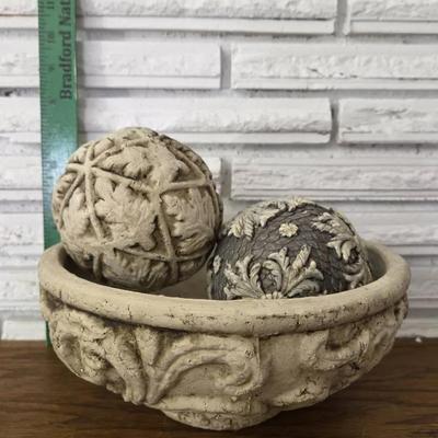 Covent Garden Old Rose Bowl With Balls