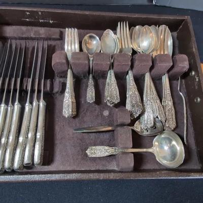 Westmorland Sterling Silver -TW estimate 3 lbs 7 oz, plus knives TW 1 lb 7 oz (stainless blade)