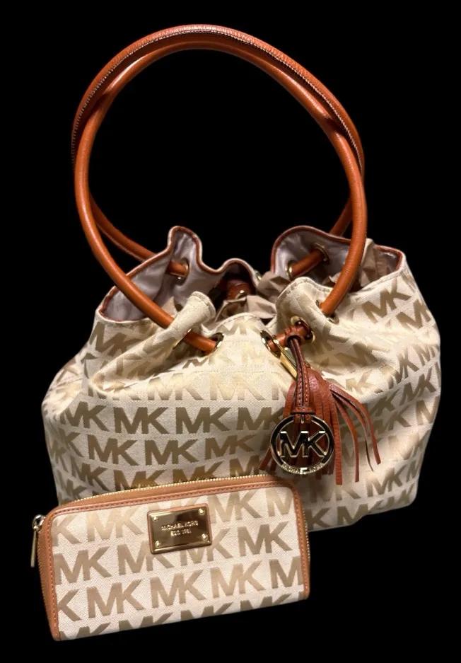 Sale Photo Thumbnail #50