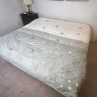  King Size Floral Appliqué Quilt – Green, Gray & Cream – Satin Ribbon Flowers