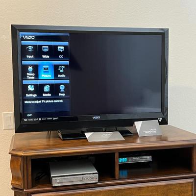 39" Vizio HDTV on Stand with Symphonic DVD/CD Player