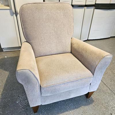 La Z Boy Manual Recliner Chair - Off White, Comfortable