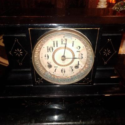 Ant metal mantle clock
