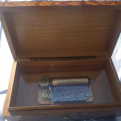 Ruege swiss made music box