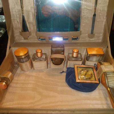 Peach enamel traveling set