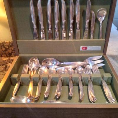 Sale Photo Thumbnail #54: Silverplate flatware