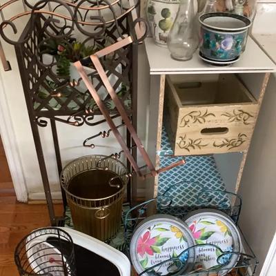 Bathroom Décor Collection Featuring Metal Floor Shelf and Decorative Accessories