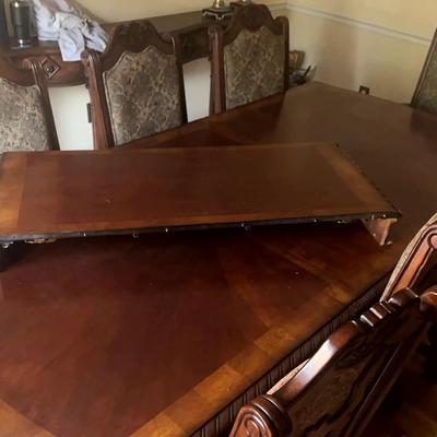 Dining Room Table with 8 Chairs and Expansion Leaves