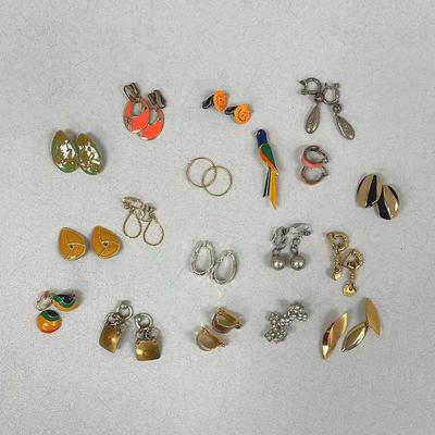 1980s Enamel And Metal Clip-on Earrings