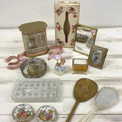 Vintage Vanity Top Decor