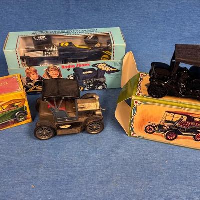 Vintage collectible model t am car radio w avon car after shave