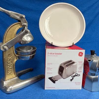 Breakfast time avimex juicer bialetti moka pot& more