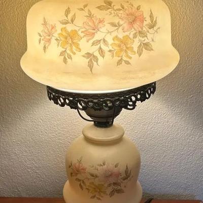 Vintage GWTW 3-Way Floral Hurricane Lamp 