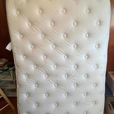 Simmons Beauty Rest Classic Full Size Mattress And Box Spring 