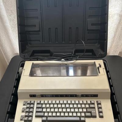 Vintage Sears Electronic Typewriter w/Carrying Case