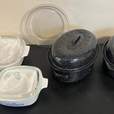 Lot of (2) Corningware Casseroles & (2) Enamelware Roasters w/Pyrex Pie Plate
