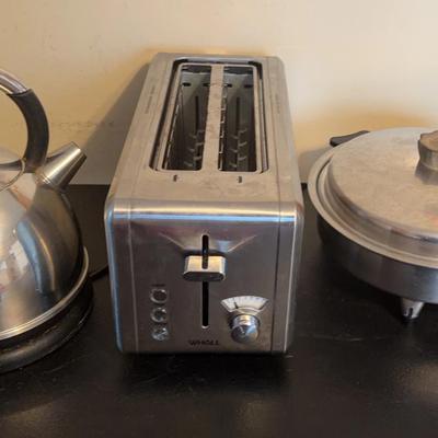 Vintage Lustre Craft Electric Cooker, Whall 4 Piece Toaster, Toasted Electric Kettle