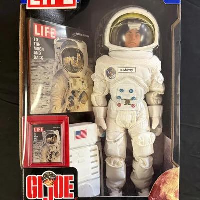 420: 2000 G.I. Joe John F. Kennedy PT-109 Boat Commander 12” Figure – New in Box