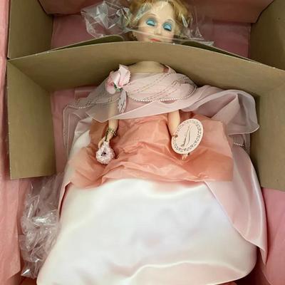 378: Madame Alexander Large Doll (#2290)  Large Madame Alexander doll, identified by original manufa