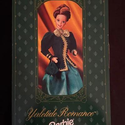 486: 1996 Hallmark Special Edition Yuletide Romance Barbie New In Box