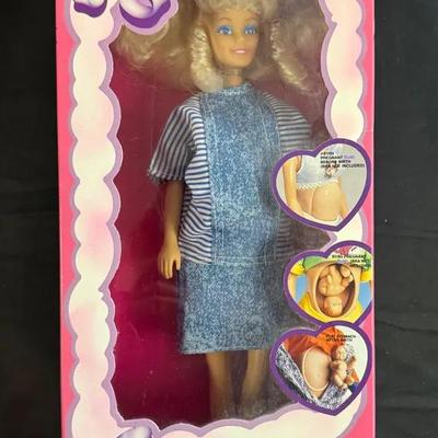 426: 1991 Pregnant Judith Doll New In Box