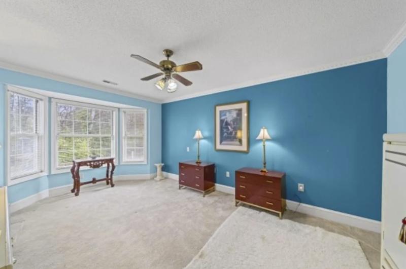 Sale Photo Thumbnail #16