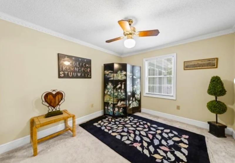 Sale Photo Thumbnail #19