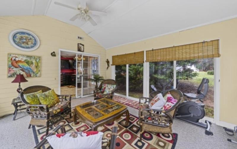 Sale Photo Thumbnail #15