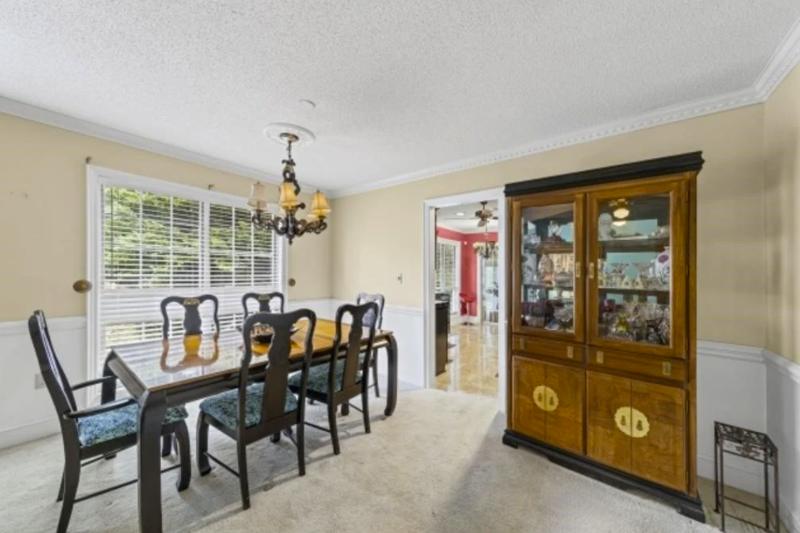 Sale Photo Thumbnail #12