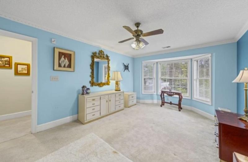 Sale Photo Thumbnail #17