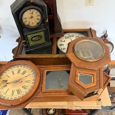 Clock Mystery Lot (Need Repairs) 