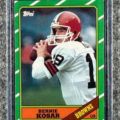 1986 Topps NFL Bernie Kosar Rookie Card (RC) #187.