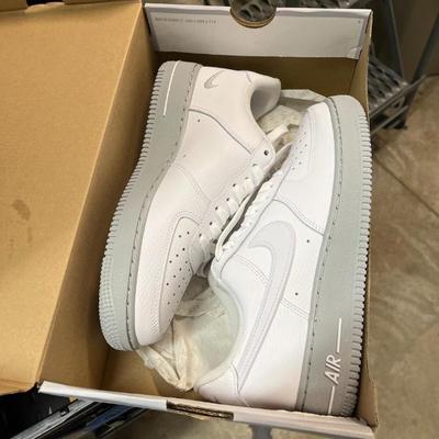 Sale Photo Thumbnail #140