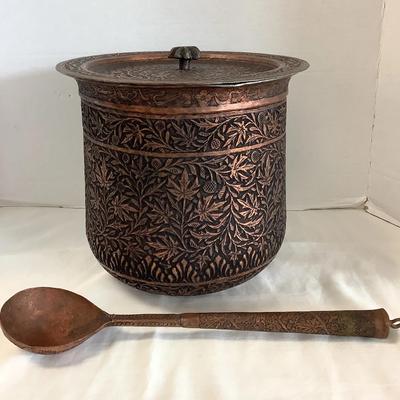 Hammered Metal Stew Pot With Ladle