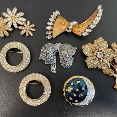 Collection Of Vintage Broches - Swarovski & More