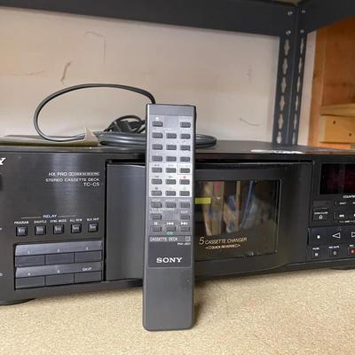 Sony TC-C5 Stereo Cassette Deck 5 Cassette Changer With Remote Plugged In Turns On 