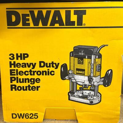 DeWalt DW625 Heavy Duty Electronic Plunge Router New 