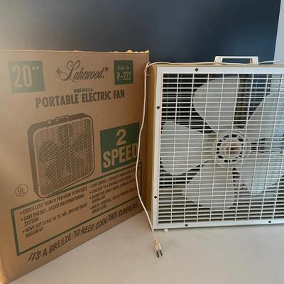 Lakewood P-222 20” Portable Electric Fan Mustard Yellow color Rare Working 1970s Unique Quality 