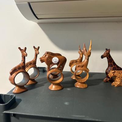 Carved solid wood set of 6 napkin rings. 
