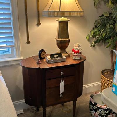 Sale Photo Thumbnail #320: Lovely flip top sewing table. 