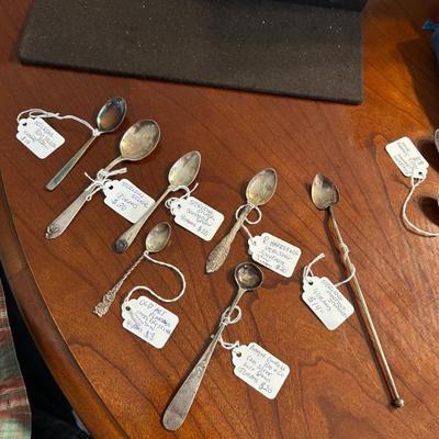 Sale Photo Thumbnail #148: Sterling silver pieces. 