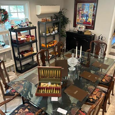 Double pedestal dining table w/ thick glass top. 