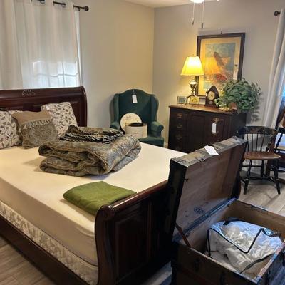 Sale Photo Thumbnail #200: Queen size solid wood sleigh bed. Includes mattress. 