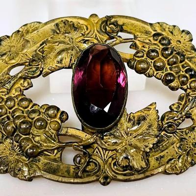 Vintage Jewelry Piece 